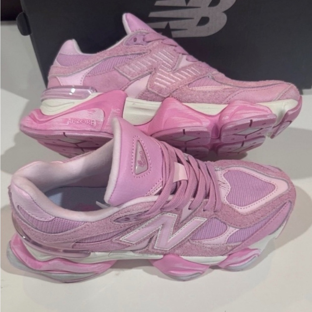 New Balance Pink and White Women's Sneakers - Picture 3 of 4